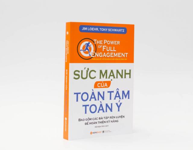 Sách Sức mạnh của toàn tâm toàn ý - Nhịp điệu của hiệu suất cao: cân bằng giữa căng thẳng và phục hồi