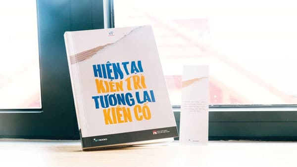 Review Hiện tại kiên trì tương lai kiên cố