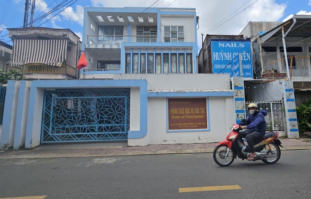 Phát hiện hàng loạt vi phạm trong quá trình mua sắm thiết bị dạy học tại Vĩnh Long - Phat hien hang loat vi pham trong qua trinh mua