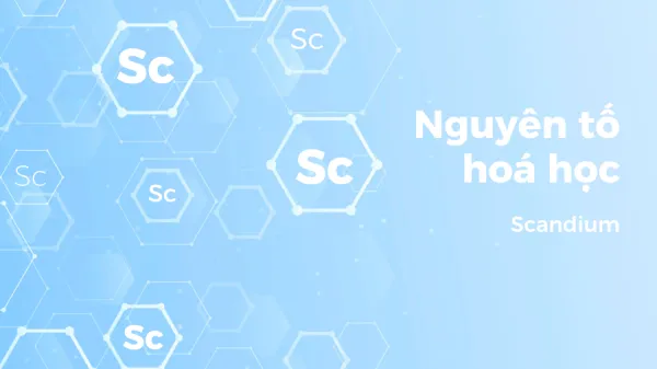 Nguyên tố Sc là một kim loại màu trắng bạc, có tính chất hóa học giống như nhôm