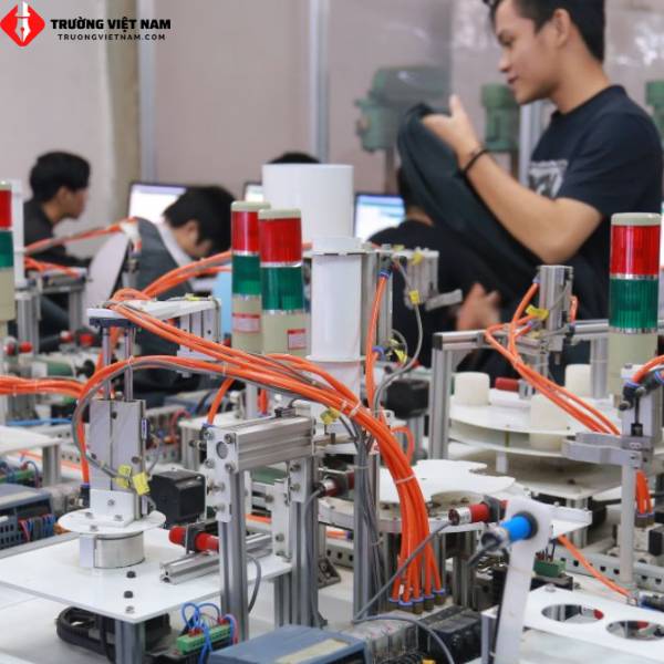Tài liệu tham khảo môn học kỹ thuật cơ điện tử bách khoa 2 Cơ hội phát triển nghề nghiệp và kỹ năng trong ngành kỹ thuật cơ điện tử