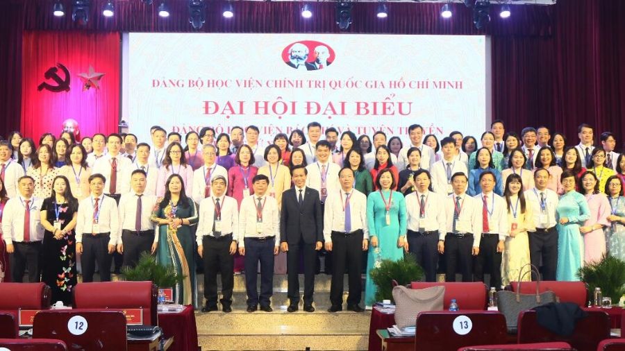 AJC là trường gì? Hé lộ cái nôi của loạt MC đình đám - giang vien truong AJC