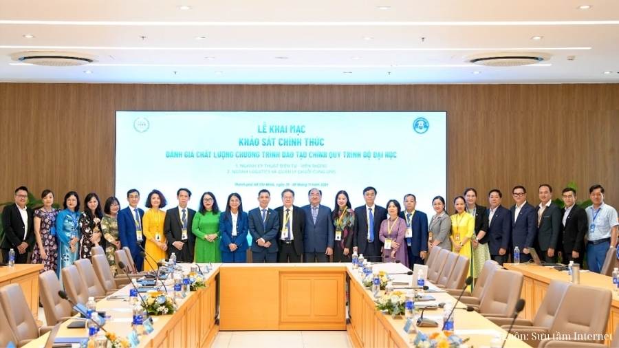 Giảng viên giàu chuyên môn tạo môi trường học tập chất lượng