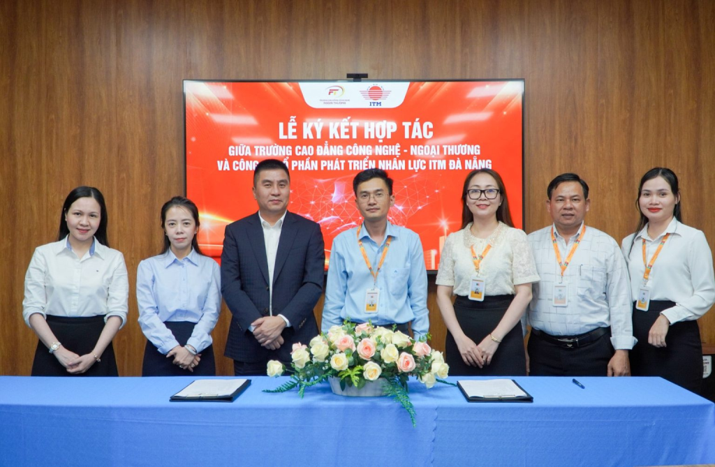 Lễ ký kết hợp tác tại Trường Cao đẳng Công nghệ - Ngoại thương