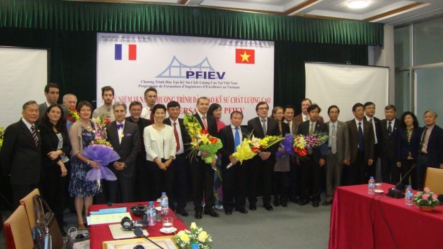 Đại diện Việt - Pháp tại lễ kỷ niệm chương trình đào tạo kỹ sư chất lượng tại HUCE