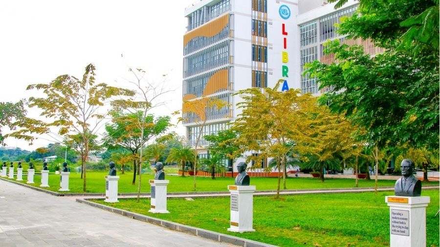 Thư viện UEL và khuôn viên cây xanh trong khu đô thị Đại học Quốc gia TP.HCM